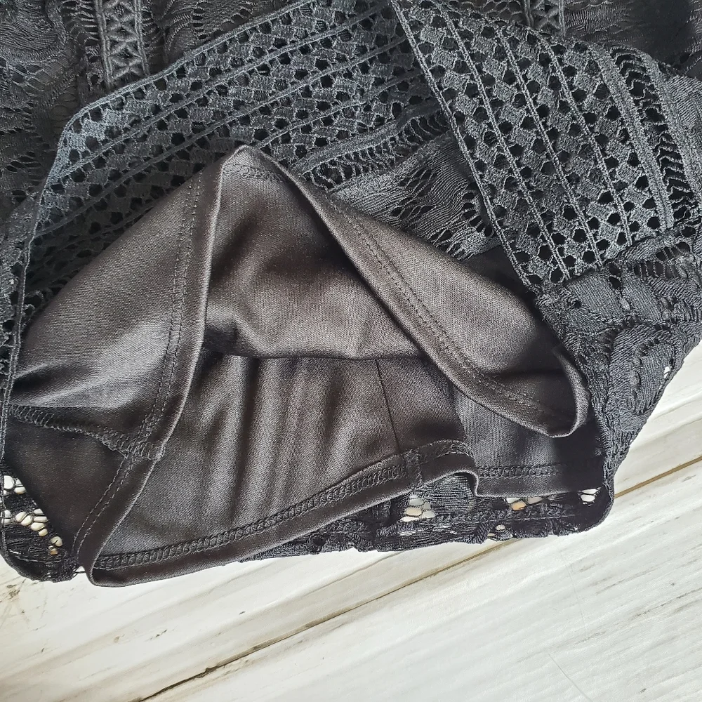 Nwt topshop little black dress lace mini high neck lace size‎ 4